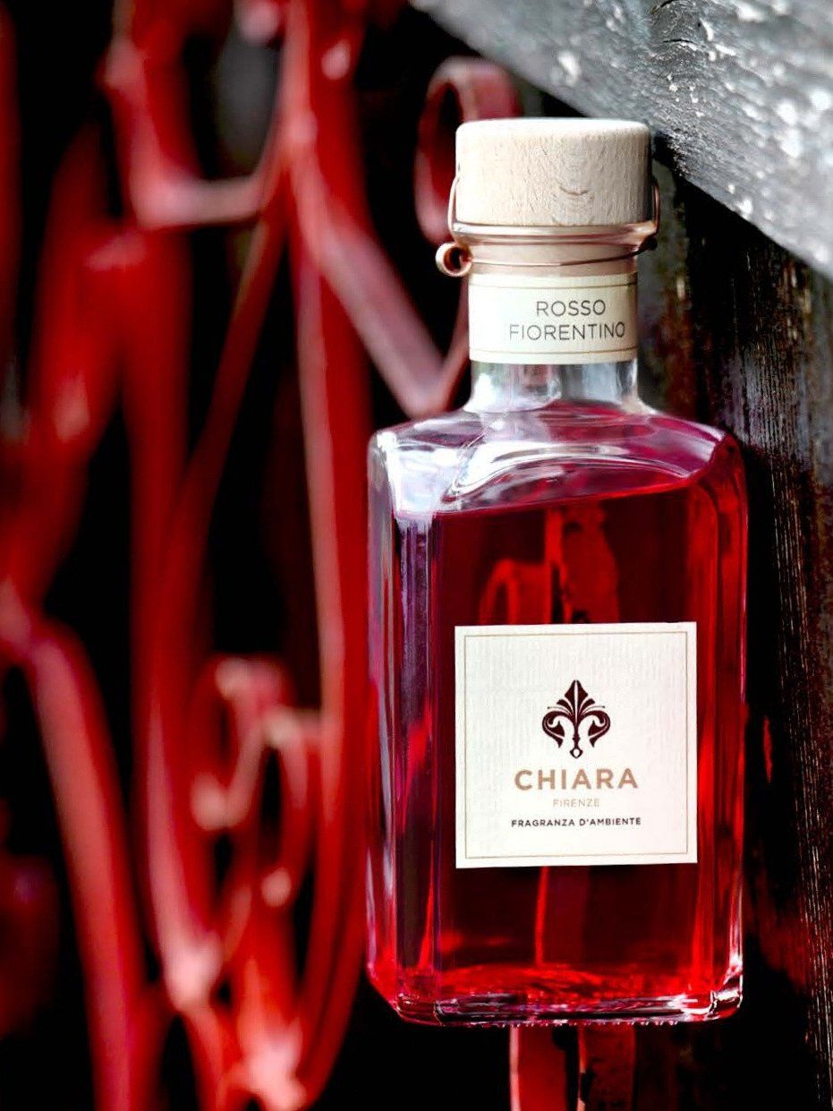Красный флакон Chiara Firenze с пробковой крышкой